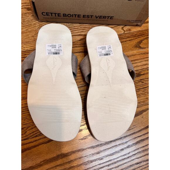 Clarks Brynn Style Flat Sandal Taupe Metallic Flip Flop Sz 7.5 Flower Embellish - Picture 7 of 7